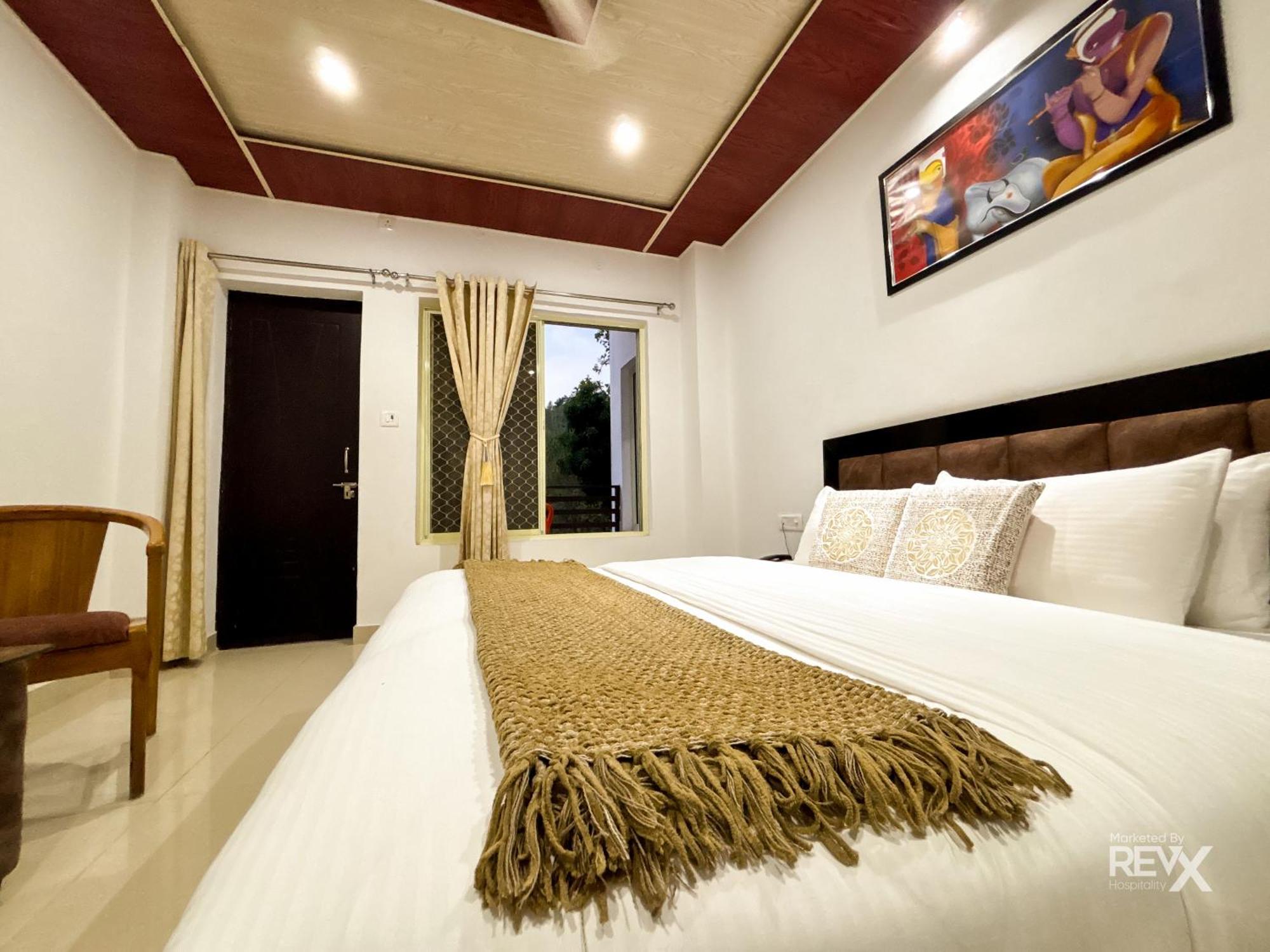 Hotel Prince Valley Лансдаун Екстериор снимка