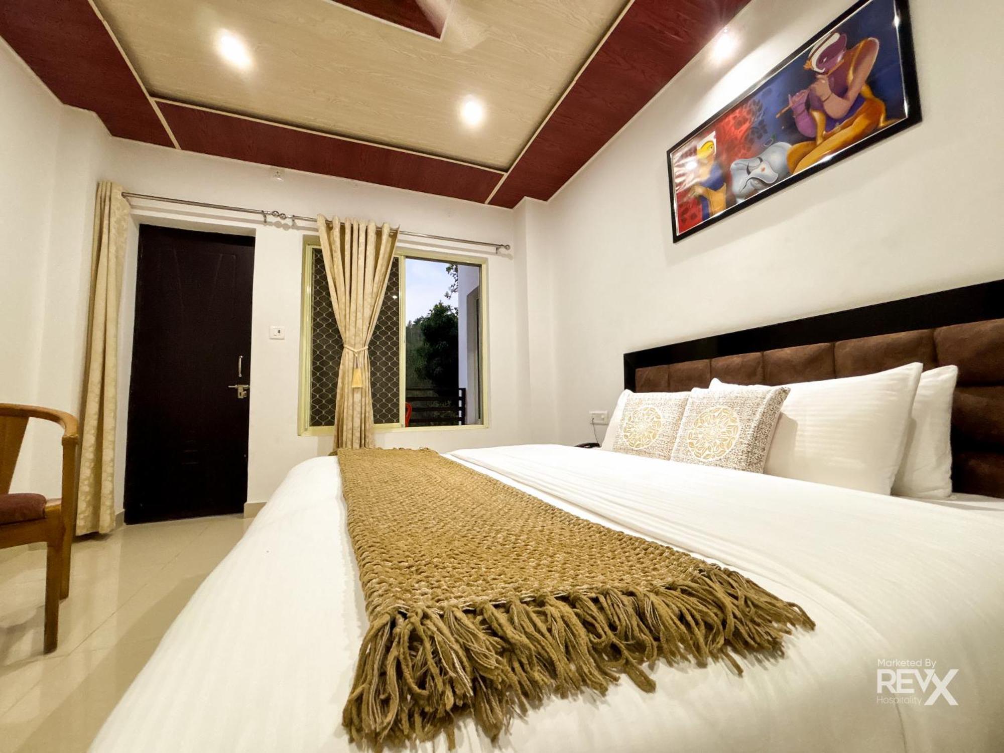 Hotel Prince Valley Лансдаун Екстериор снимка