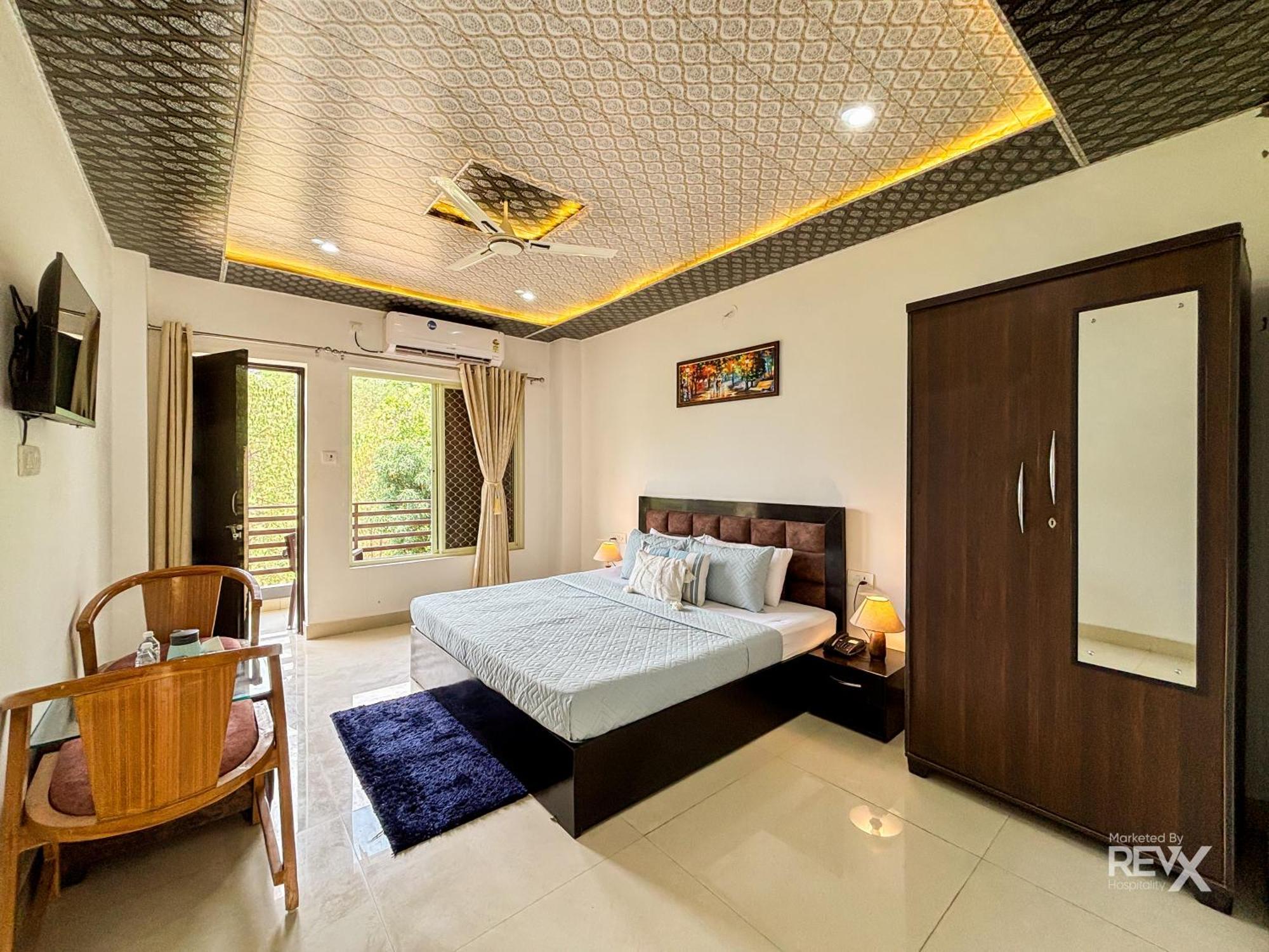 Hotel Prince Valley Лансдаун Екстериор снимка