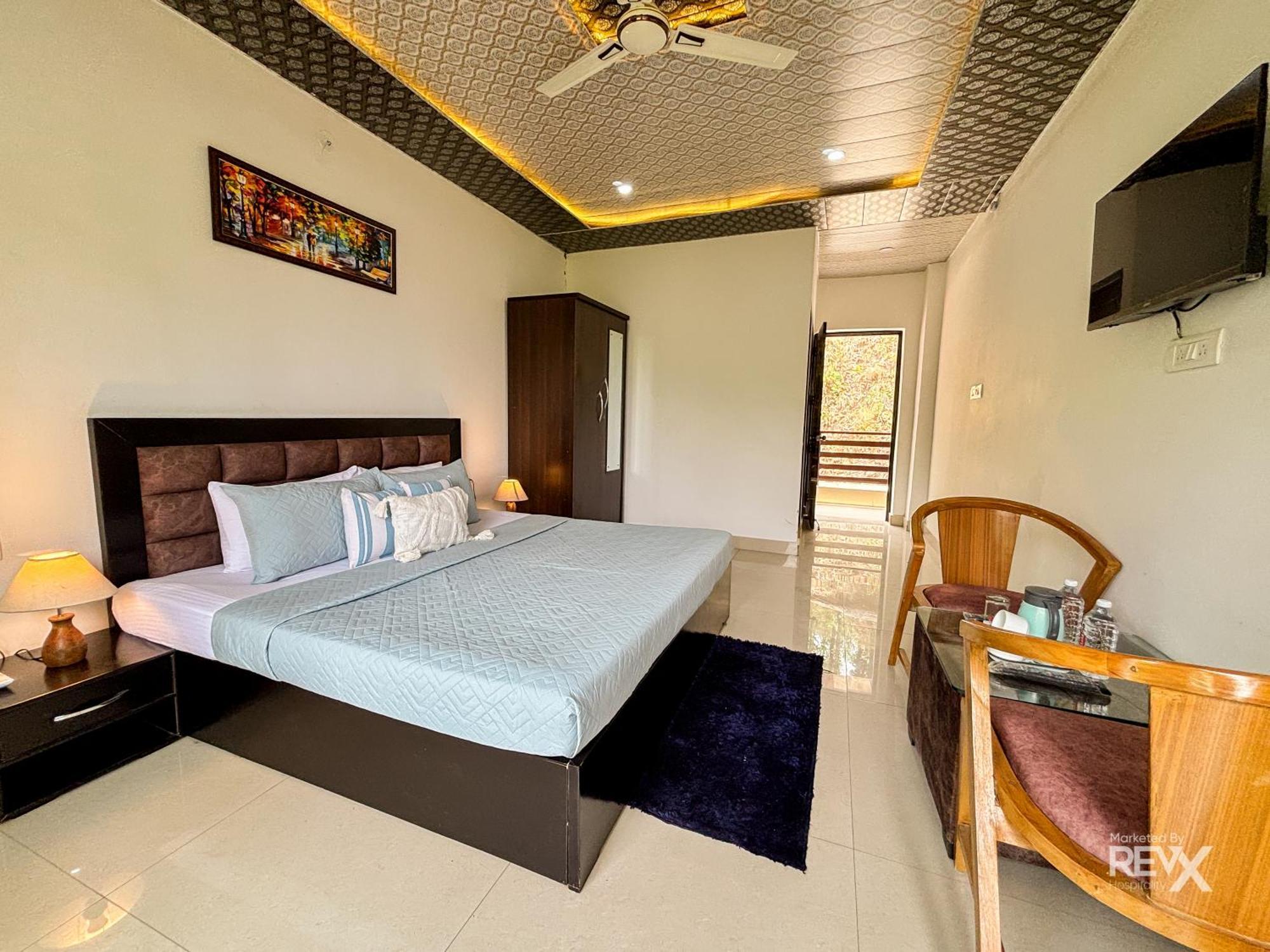 Hotel Prince Valley Лансдаун Екстериор снимка
