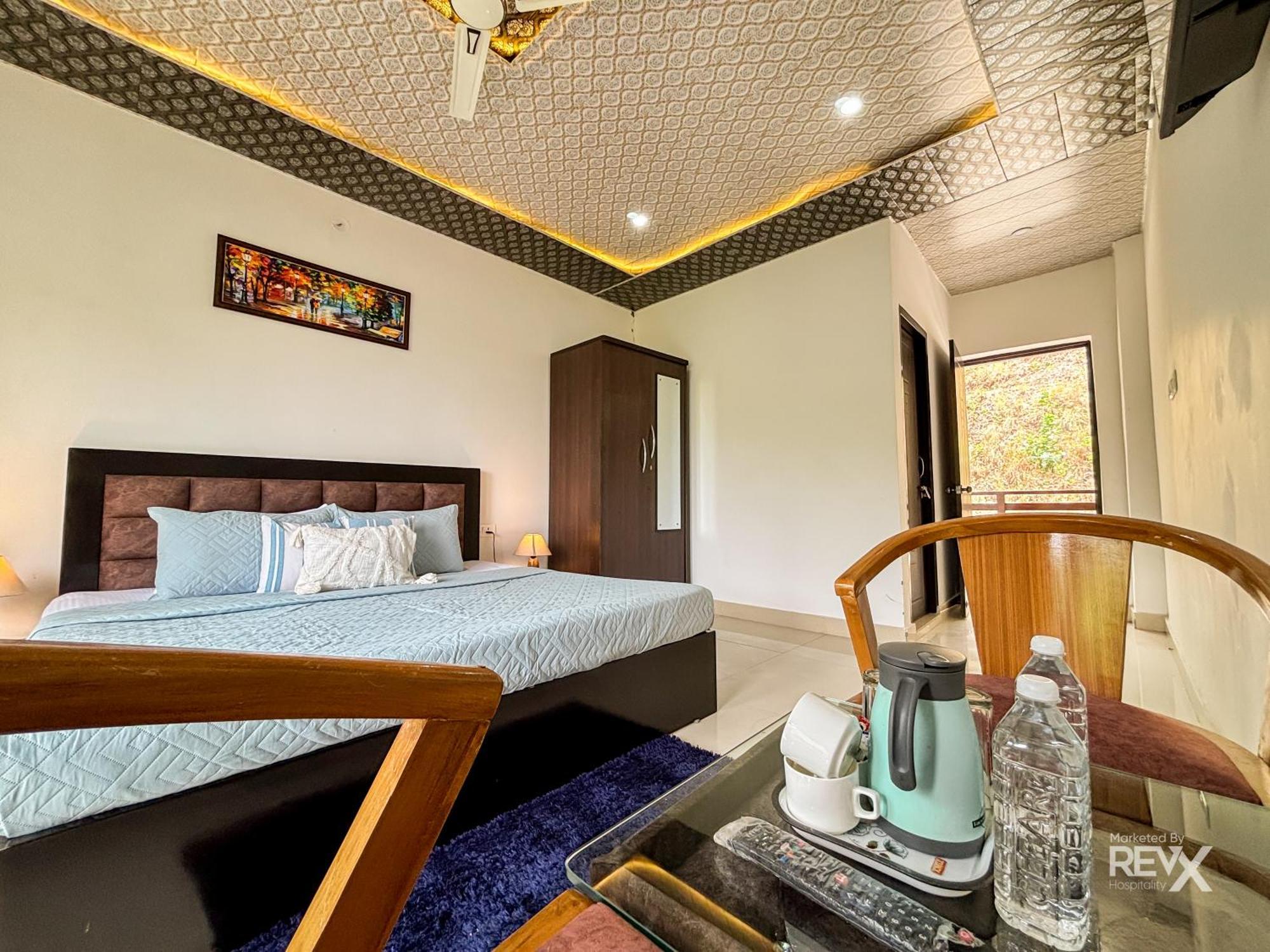 Hotel Prince Valley Лансдаун Екстериор снимка