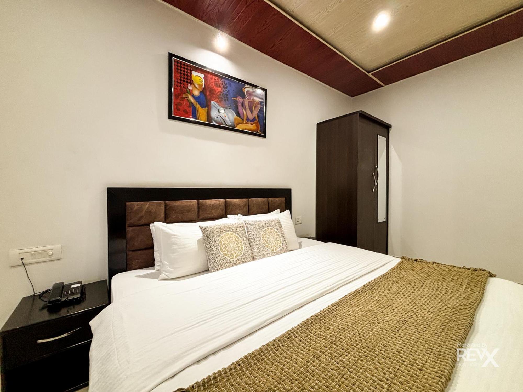 Hotel Prince Valley Лансдаун Екстериор снимка