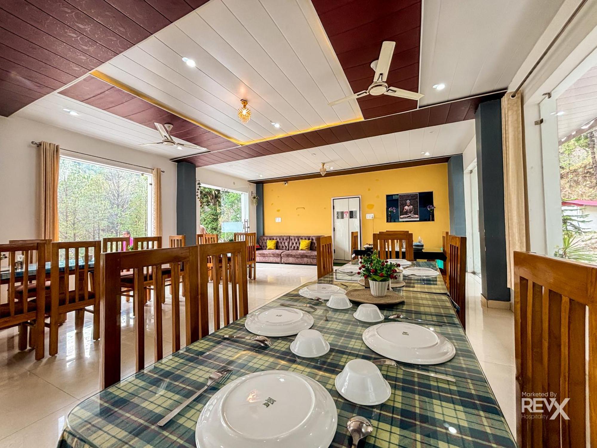Hotel Prince Valley Лансдаун Екстериор снимка