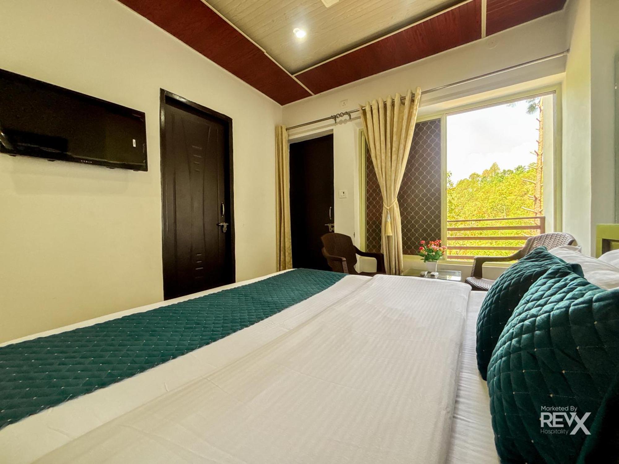 Hotel Prince Valley Лансдаун Екстериор снимка