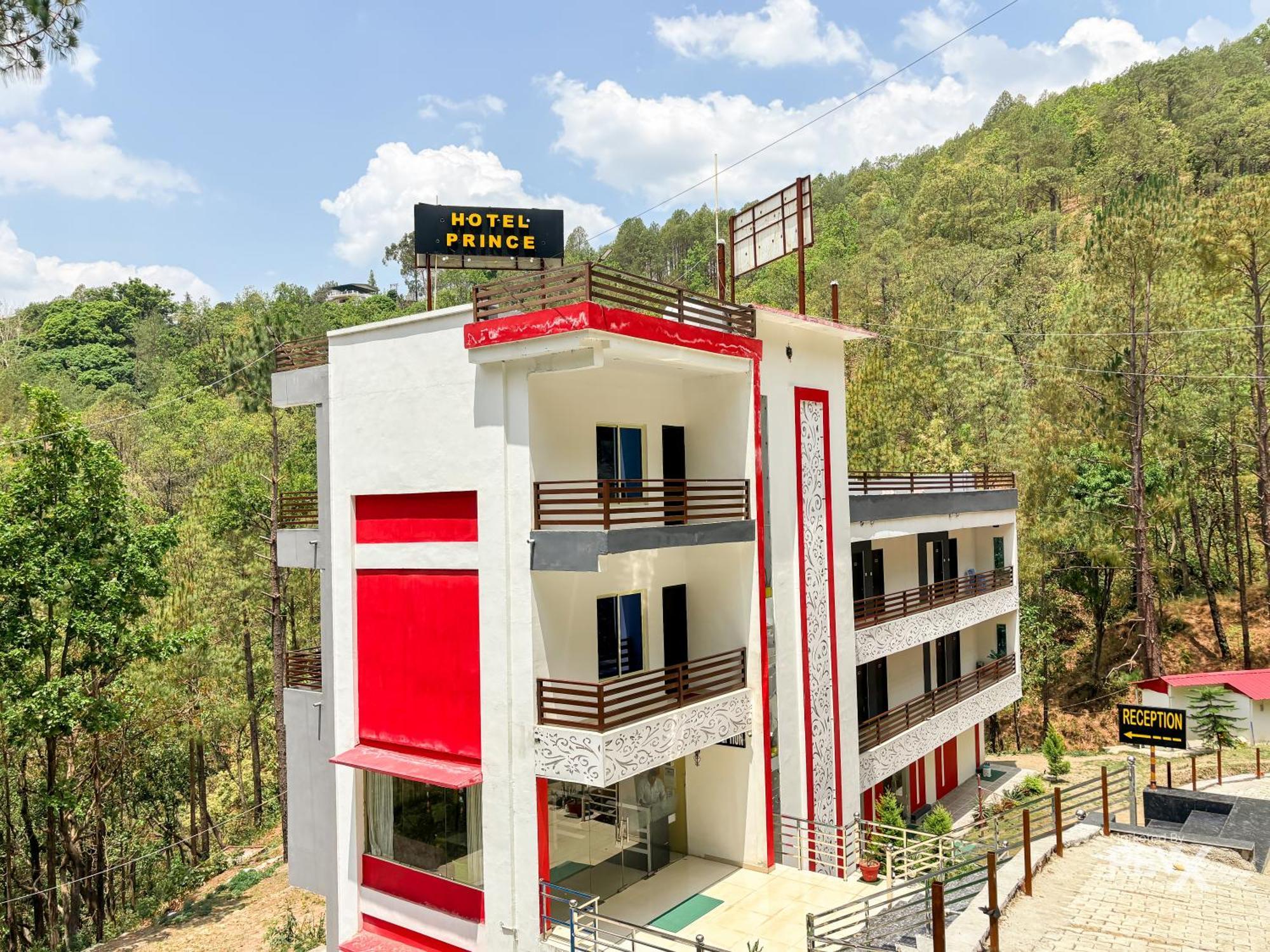 Hotel Prince Valley Лансдаун Екстериор снимка