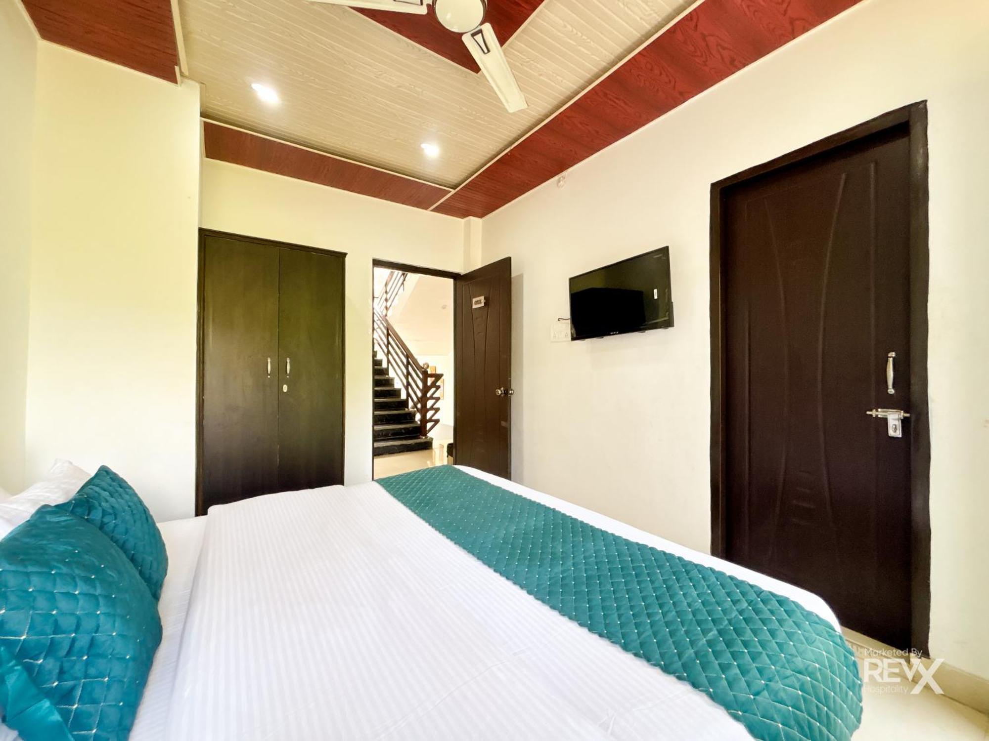 Hotel Prince Valley Лансдаун Екстериор снимка