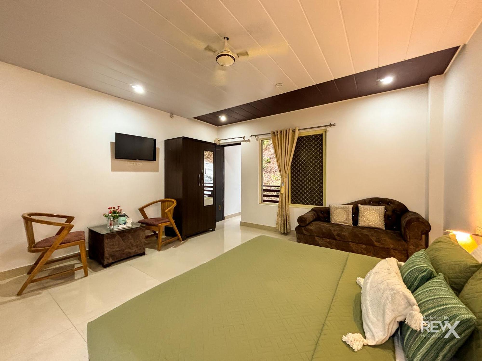 Hotel Prince Valley Лансдаун Екстериор снимка